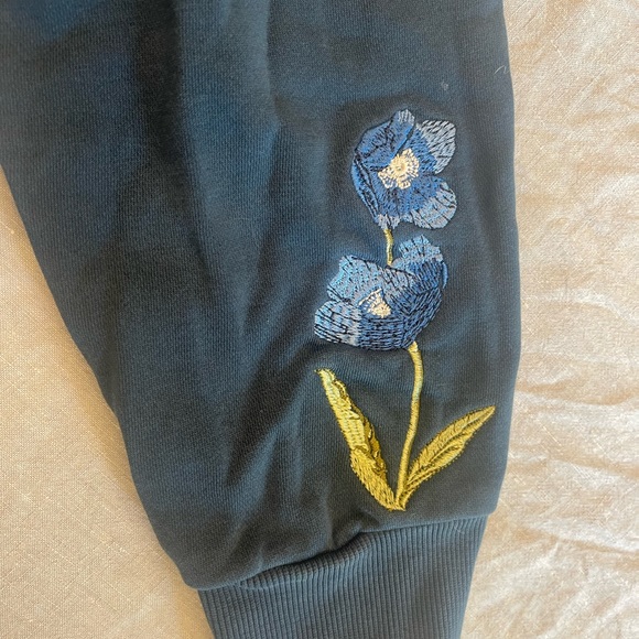 The North Face Womens XL Floral Spell Out Recycled Himalayan Plastic Hoodie - Picture 6 of 7